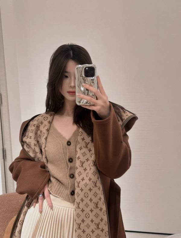 Louis Vuitton Top Quality Overcoat LVY00042 Louis Vuitton Top Quality Overcoat LVY00042