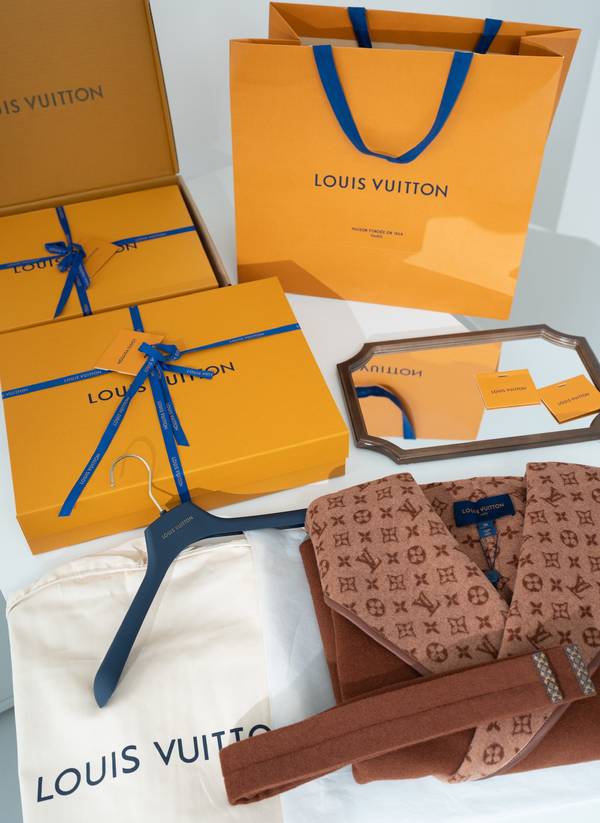 Louis Vuitton Top Quality Overcoat LVY00042 Louis Vuitton Top Quality Overcoat LVY00042