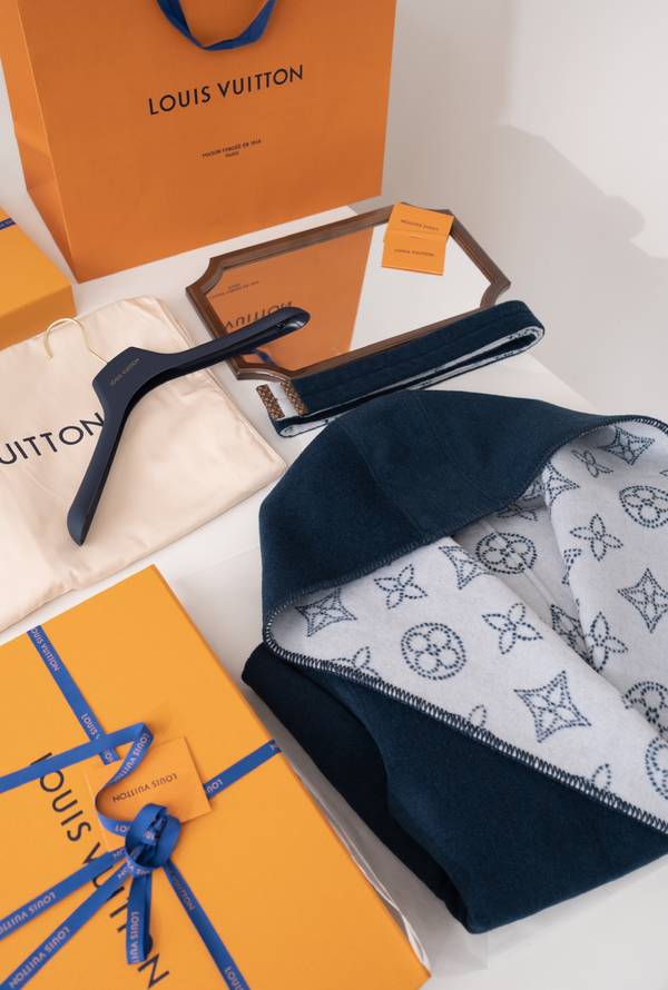 Louis Vuitton Top Quality Overcoat LVY00043