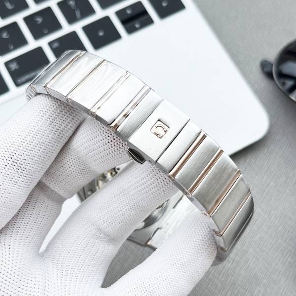 Omega Watch OMW00818-1