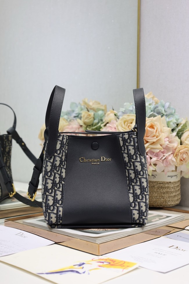 Dior Blue Dior Oblique Jacquard and Smooth Calfskin M2841USKU