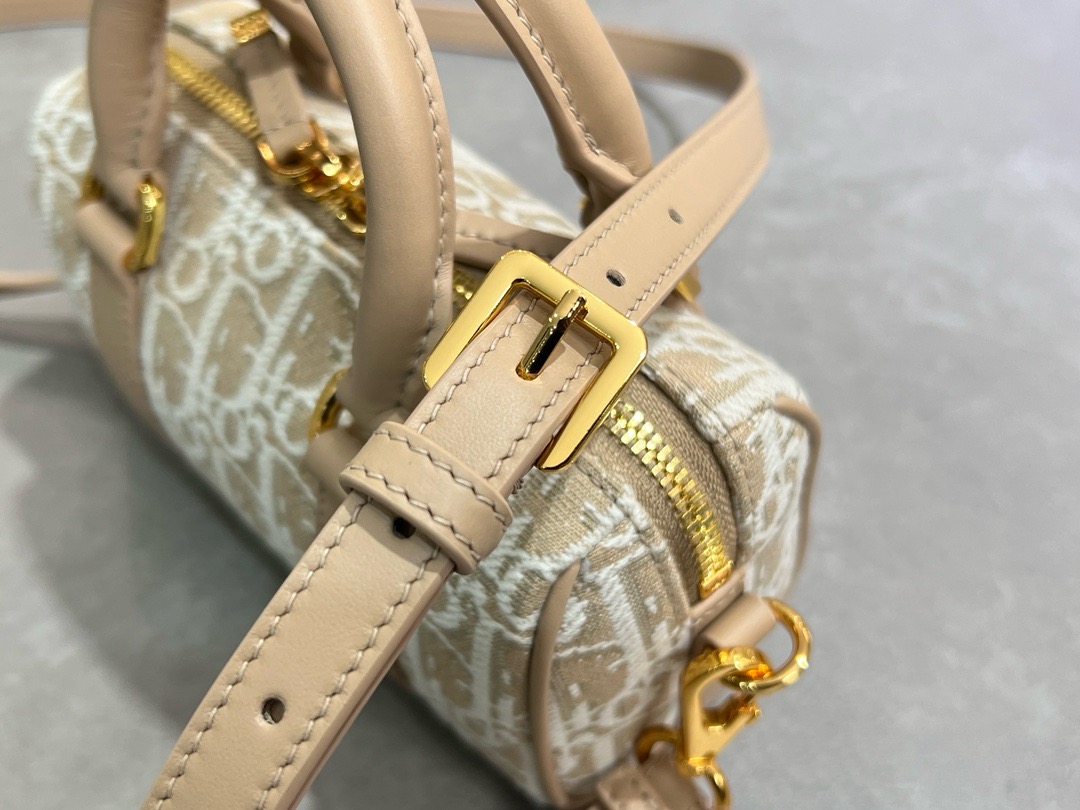 Dior Groove 16 Bag Natural Dior Oblique Jacquard M1363UTZ