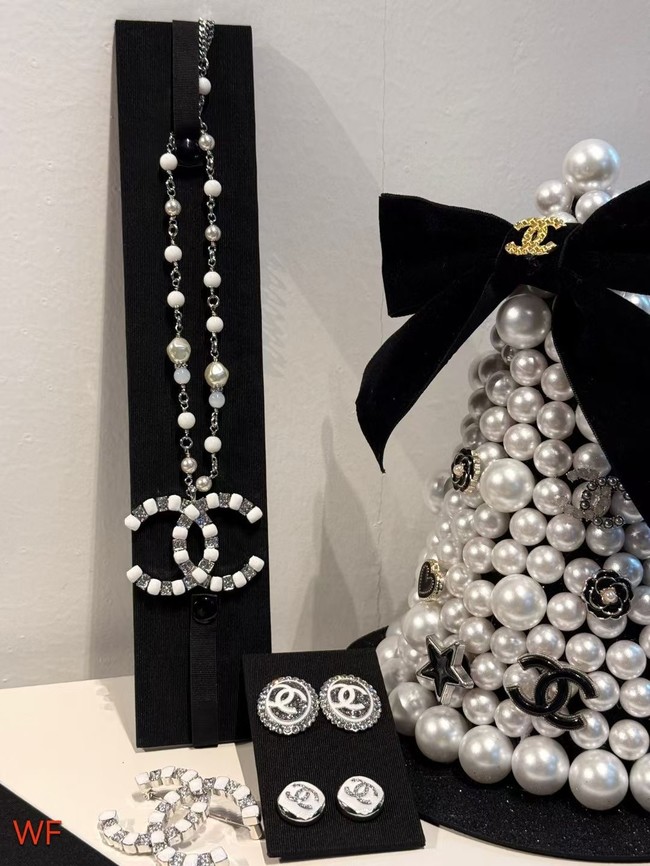 Chanel necklace CE16628