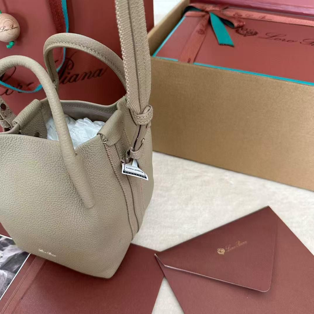 Loro Piana Bale Micro Grain Leather Crossbody Bag 60220 Light Mastic Loro Piana Bale Micro Grain Leather Crossbody Bag 60220 Light Mastic