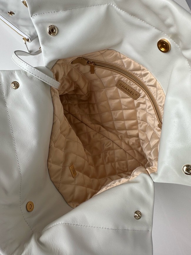 CHANEL 22 SMALL HANDBAG AS3260 white
