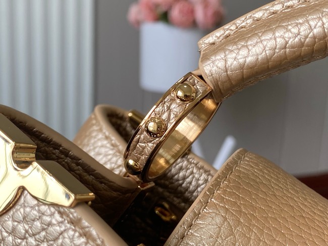 Louis Vuitton Capucines BB M48865 gold