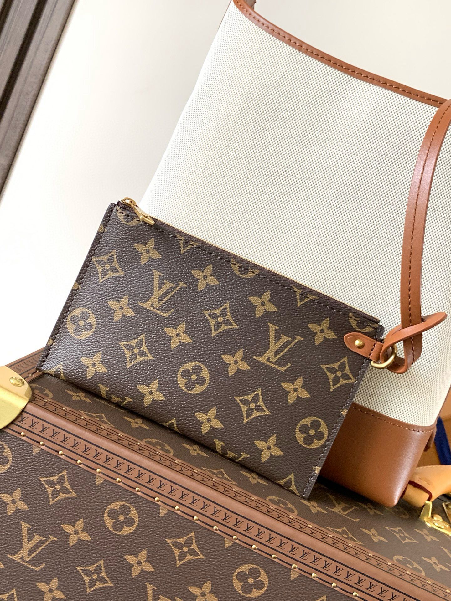 Louis Vuitton Low Key Hobo PM M25468 Brown