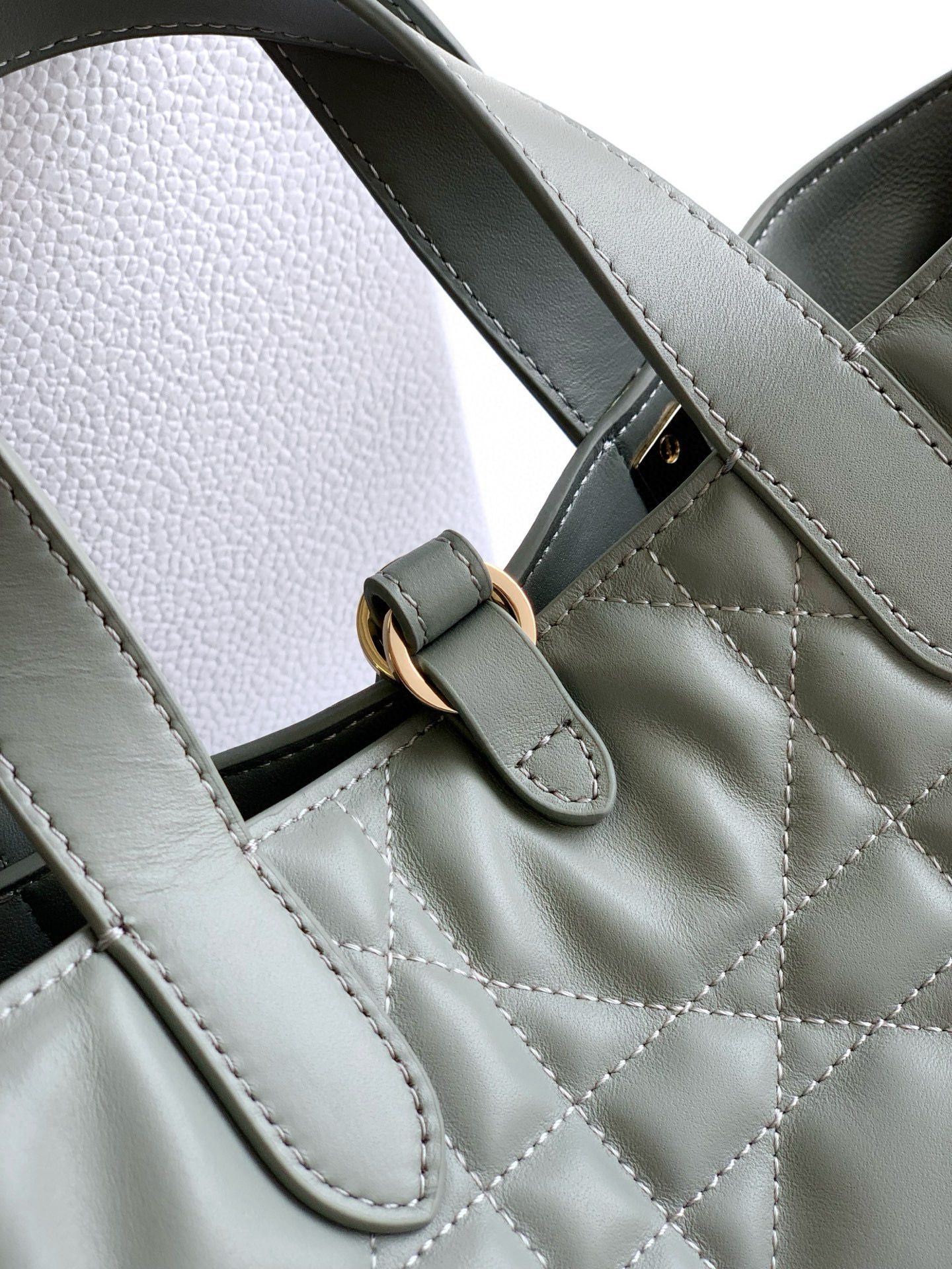 Medium Dior Toujours Vertical Tote Bag Macrocannage Calfskin M2836OSNW Gray Medium Dior Toujours Vertical Tote Bag Macrocannage Calfskin M2836OSNW Gray