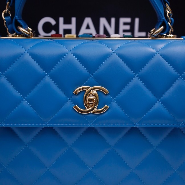 CHANEL small Flap Bag With Top Handle 92236-17