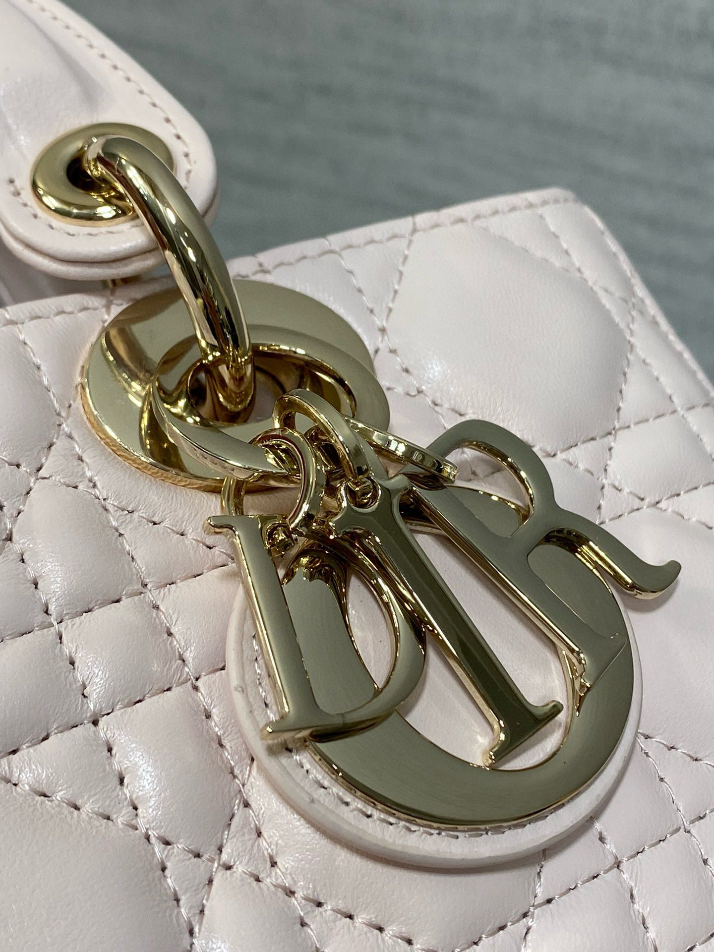 Dior Small Lady D-Joy Bag Cannage Lambskin M0613 Light Pink Dior Small Lady D-Joy Bag Cannage Lambskin M0613 Light Pink