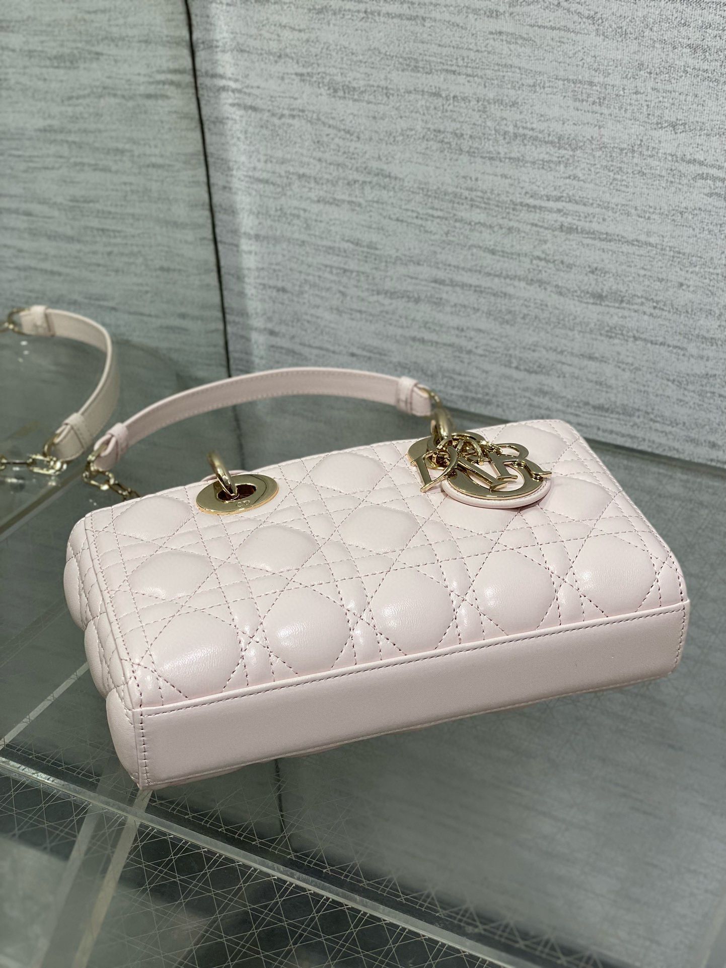 Dior Small Lady D-Joy Bag Cannage Lambskin M0613 Light Pink Dior Small Lady D-Joy Bag Cannage Lambskin M0613 Light Pink