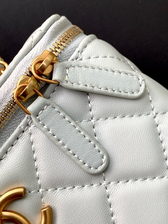 CHANEL Lambskin Vanity with Chain AP3940 Light blue