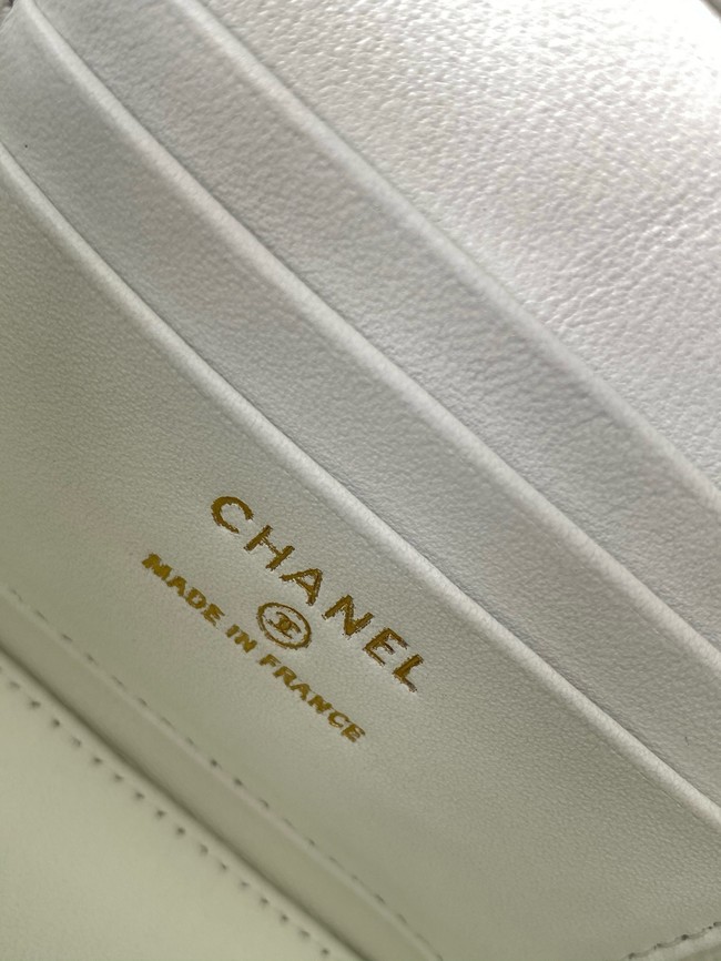 CHANEL MINI CLUTCH Grained Calfskin AP3940 white