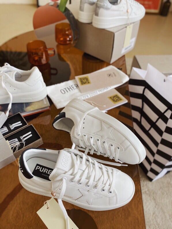 GOLDEN GOOSE DELUXE BRAND Flat shoes 45016-1