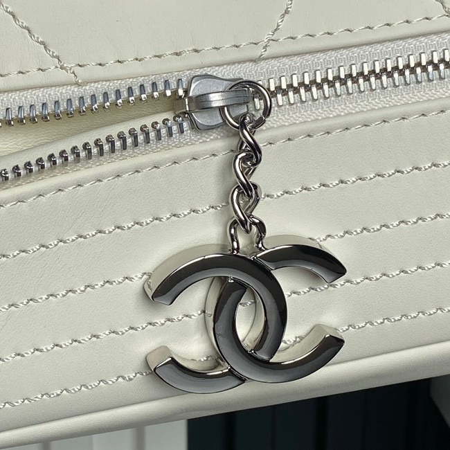CHANEL Lambskin Shoulder Bags 9902 white