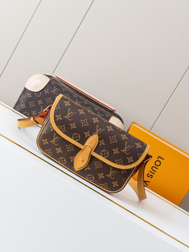 Louis Vuitton Monogram Canvas M42248 brown
