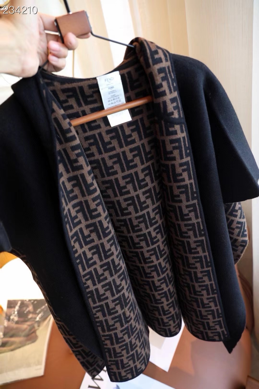 Fendi Cape Double-sided cashmere FDC35903