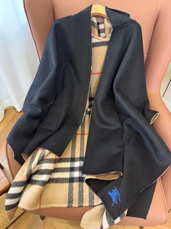 Burberry Cape Double-sided cashmere GG35927
