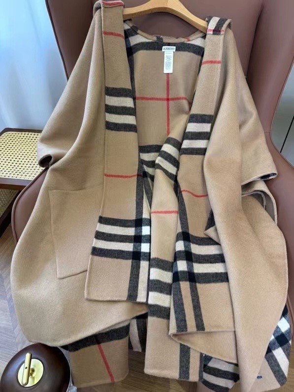 Burberry Cape Double-sided cashmere GG35928