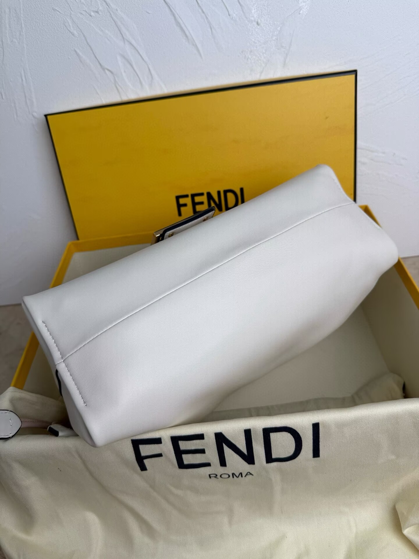 Fendi Mamma Baguette Original Leather Top Handle Bag 8832 White Fendi Mamma Baguette Original Leather Top Handle Bag 8832 White