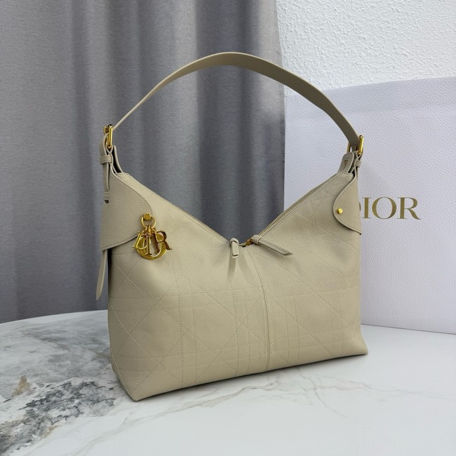 Medium Dior Voyage Bag Powder Beige Flat Macrocannage Grained Calfskin M2846UJ