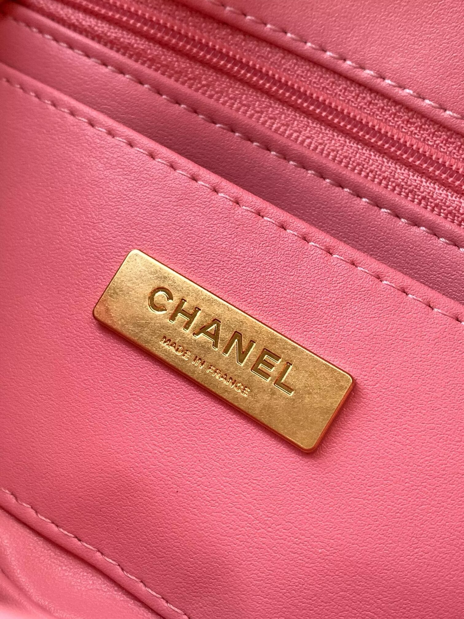 Chanel 25K Original Patent Leather Top Handle Bag A6320 Pink Chanel 25K Original Patent Leather Top Handle Bag A6320 Pink