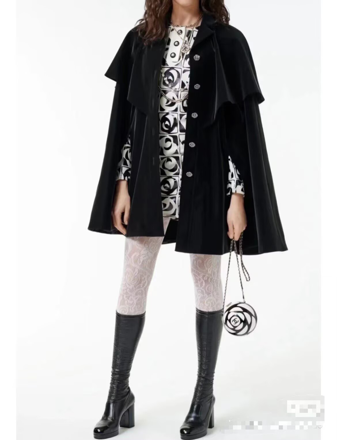 Chanel Camellia Mini Ball Bag 63029 White&Black Chanel Camellia Mini Ball Bag 63029 White&Black