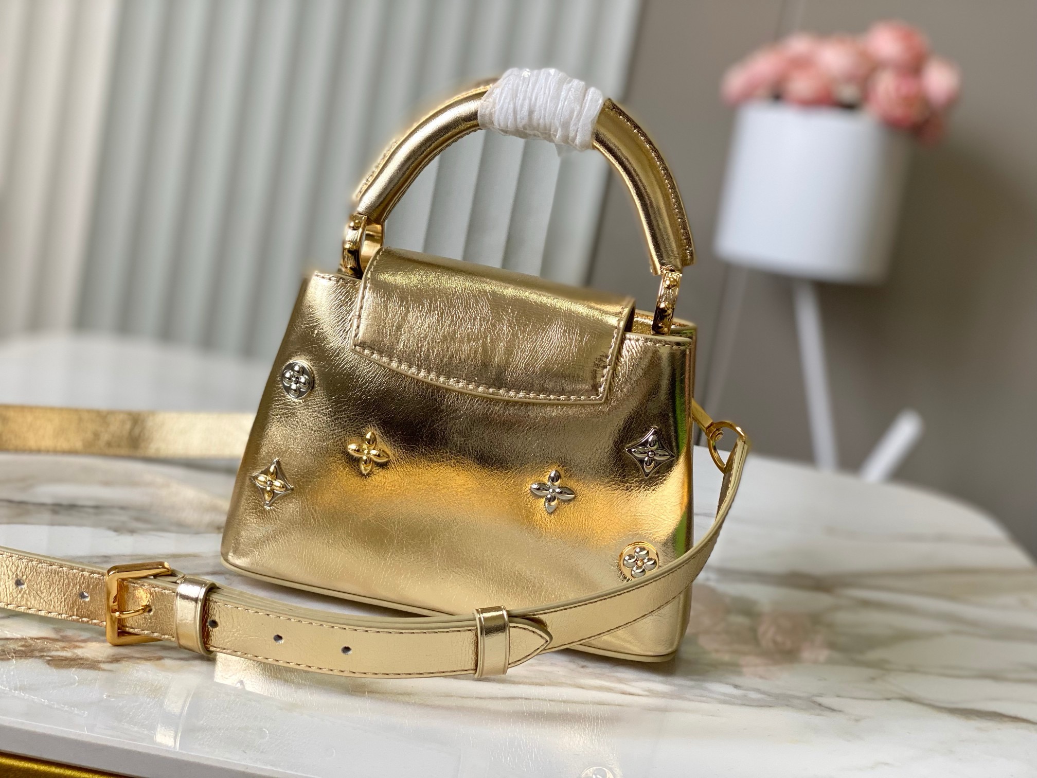 Louis Vuitton Capucines Mini M26258 gold