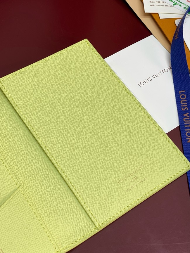 Louis Vuitton Passport Cover M28040 Pistachio