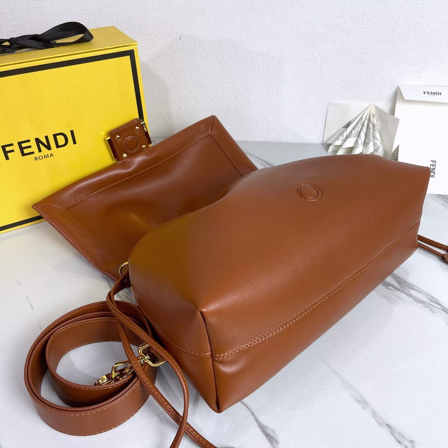 FENDI 2025 Mamma Baguette Original Leather Medium Bag FF8851 Brown