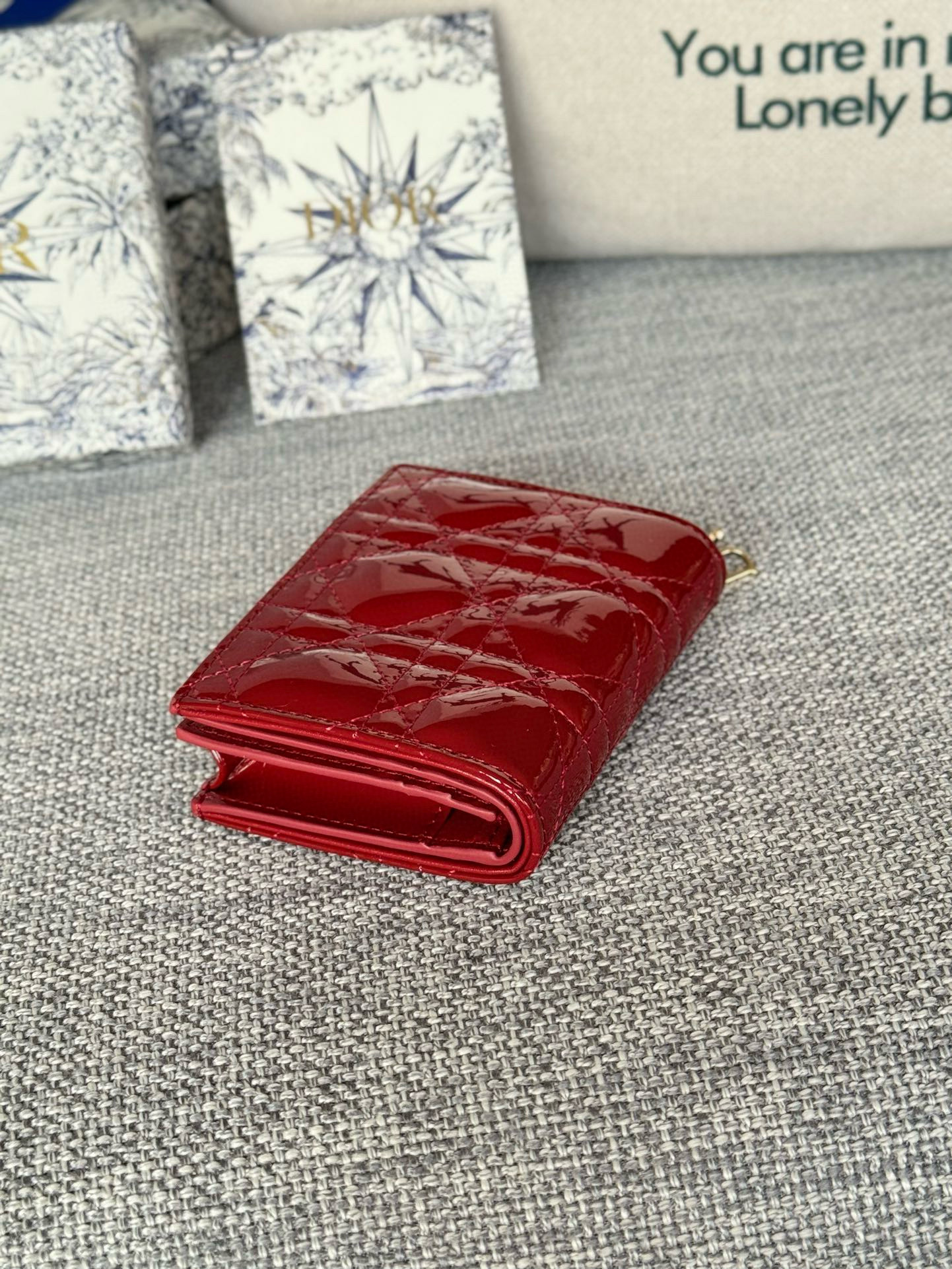 Mini lady Dior gardenia wallet Cherry red Patent Cannage Calfskin D50910