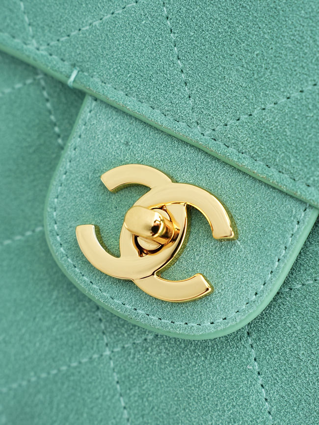CHANEL Maxi Flapbag Suede Calfskin AS6233 Lake green CHANEL Maxi Flapbag Suede Calfskin AS6233 Lake green
