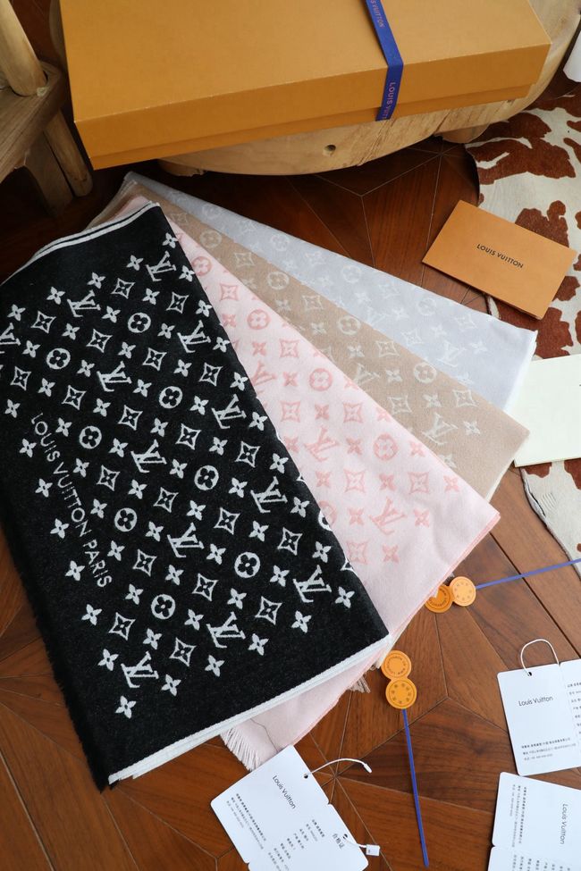 Louis Vuitton New Forevergram Scarf M9A253-1