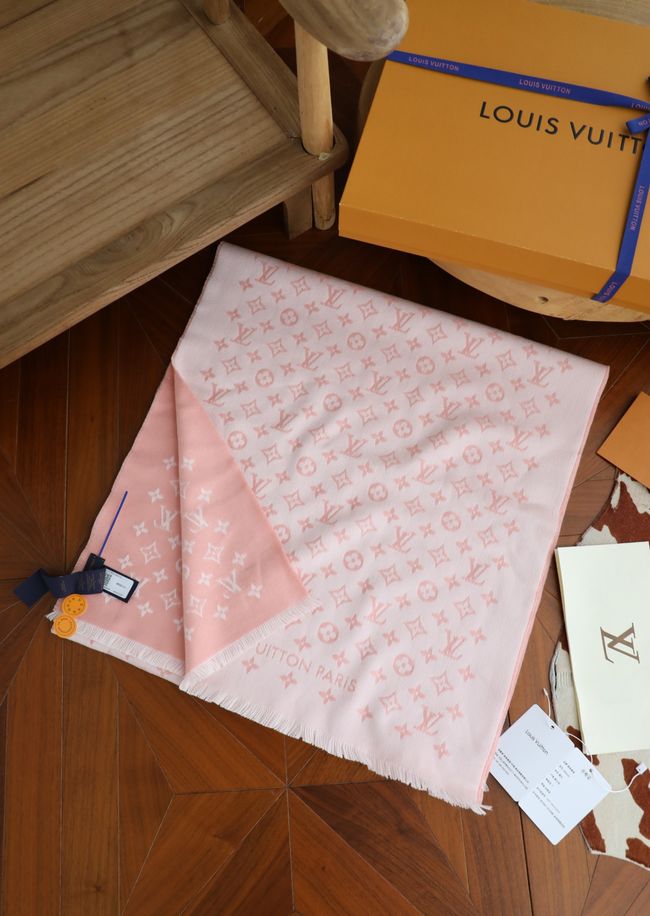 Louis Vuitton New Forevergram Scarf M9A253-4