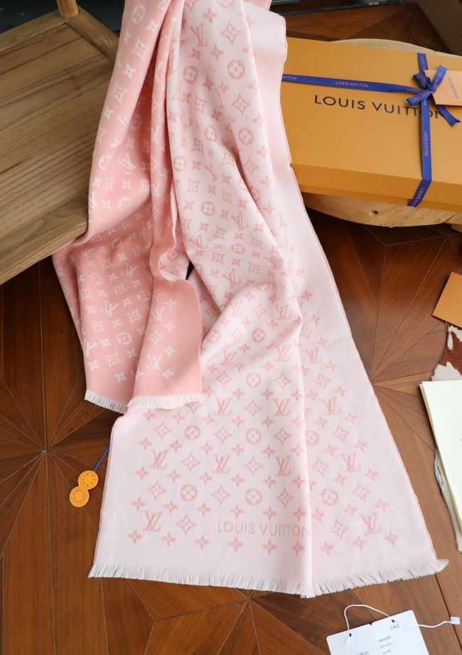 Louis Vuitton New Forevergram Scarf M9A253-4