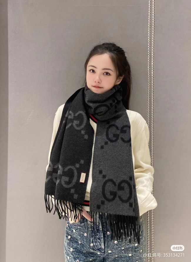 Gucci Reversible Cashmere scarf A006HK-3