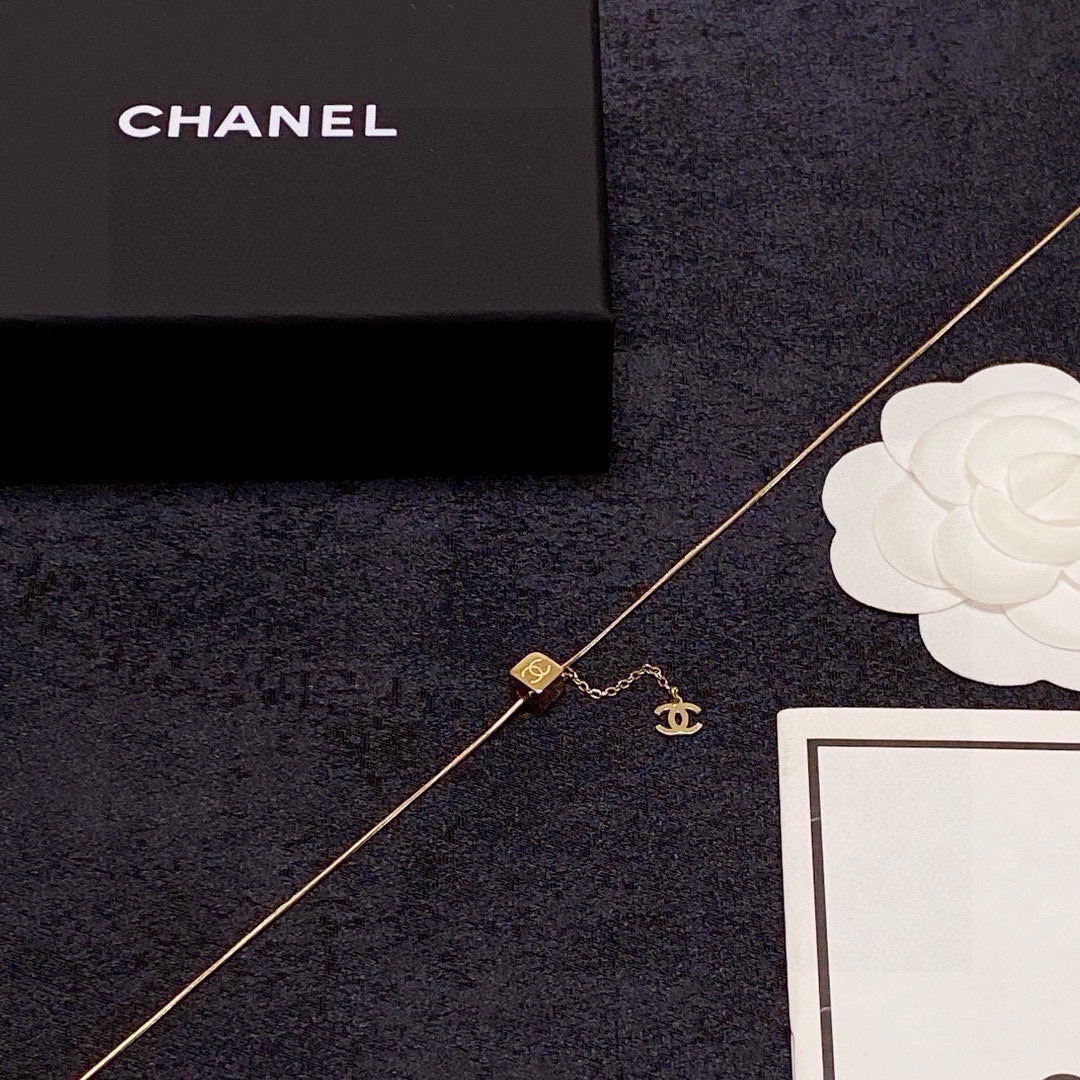 Chanel Necklace EE10025