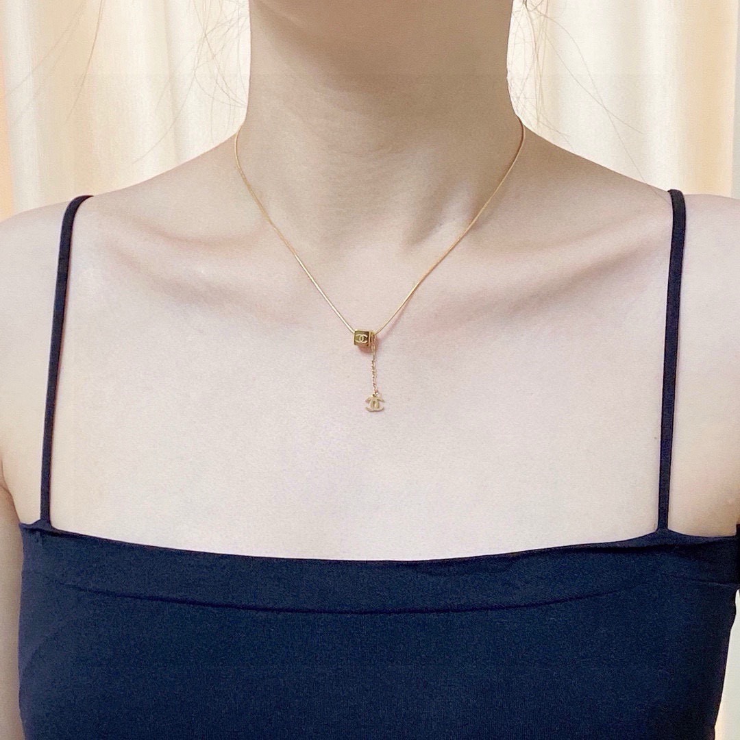 Chanel Necklace EE10025