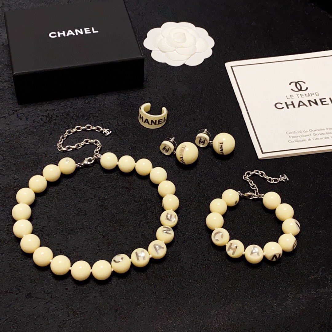Chanel Necklace EE10027