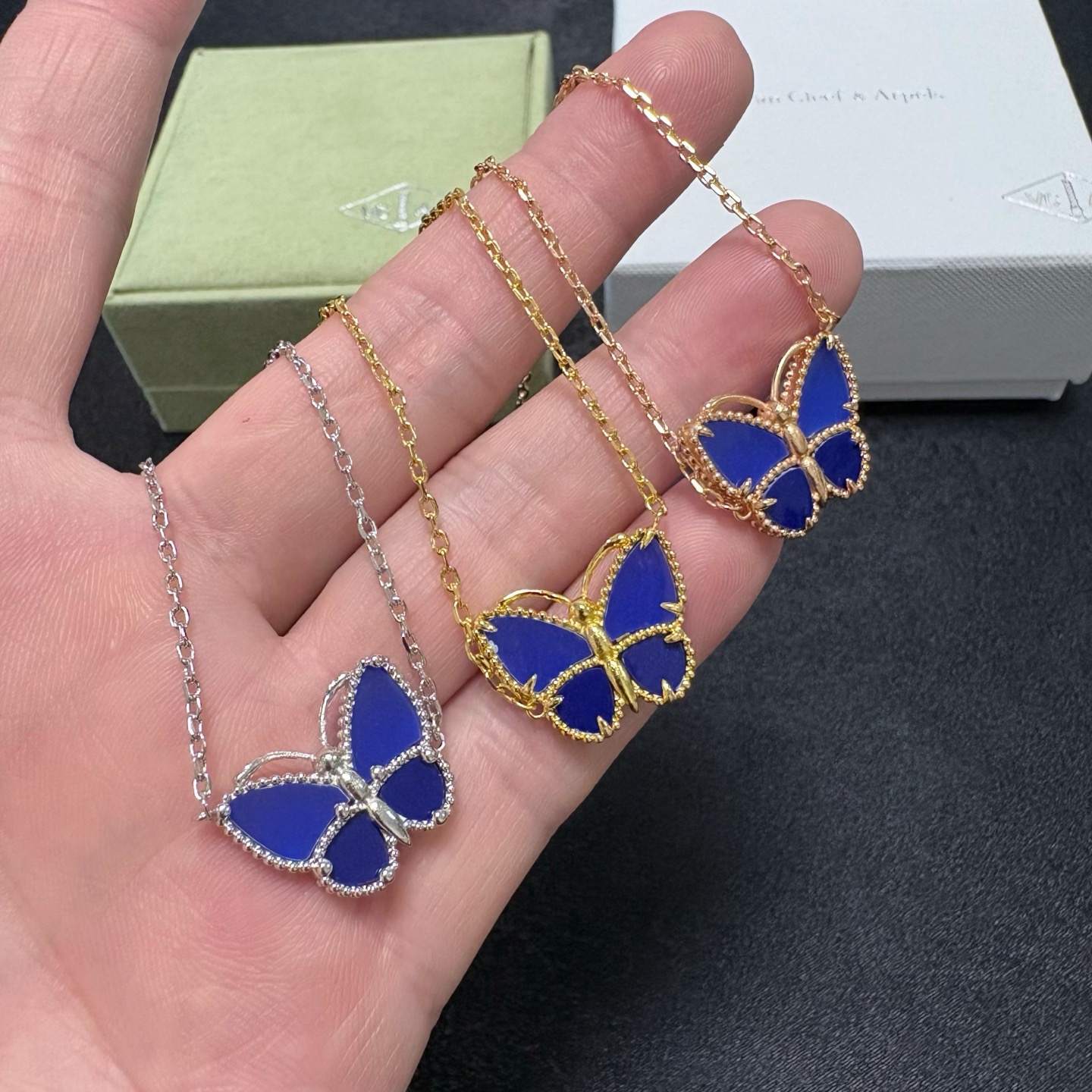 Van Cleef & Arpels Necklace EE10026 Van Cleef & Arpels Necklace EE10026