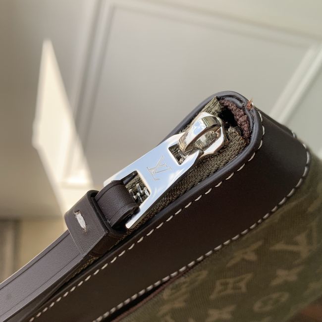 Louis Vuitton Pochette Voyage M2A165