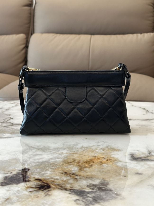 Chanel Clutch with Chain AP5540 black
