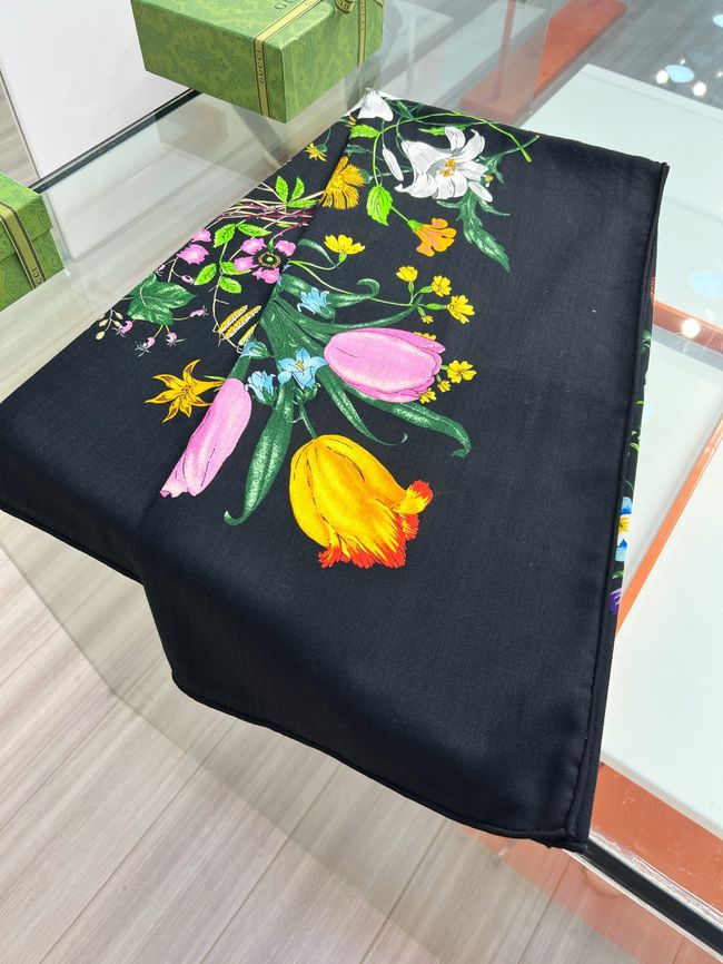 Gucci Wool and Silk Shawl A008HK-1 Gucci Wool and Silk Shawl A008HK-1