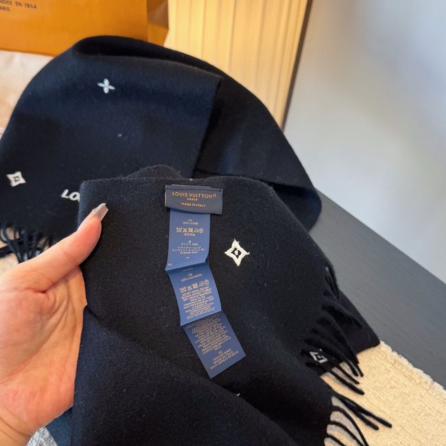 Louis Vuitton New Forevergram Scarf M9A255-2 Louis Vuitton New Forevergram Scarf M9A255-2